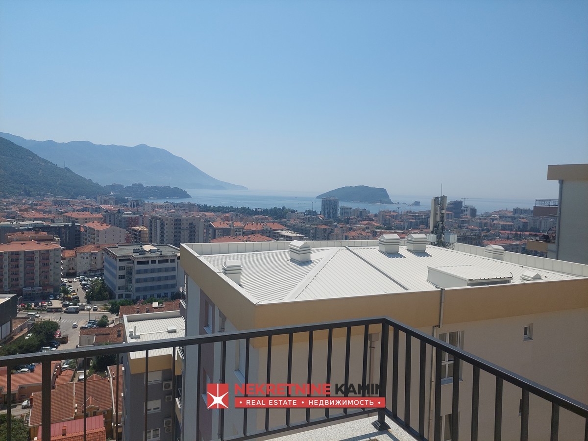 New three bedroom apartment in Budva